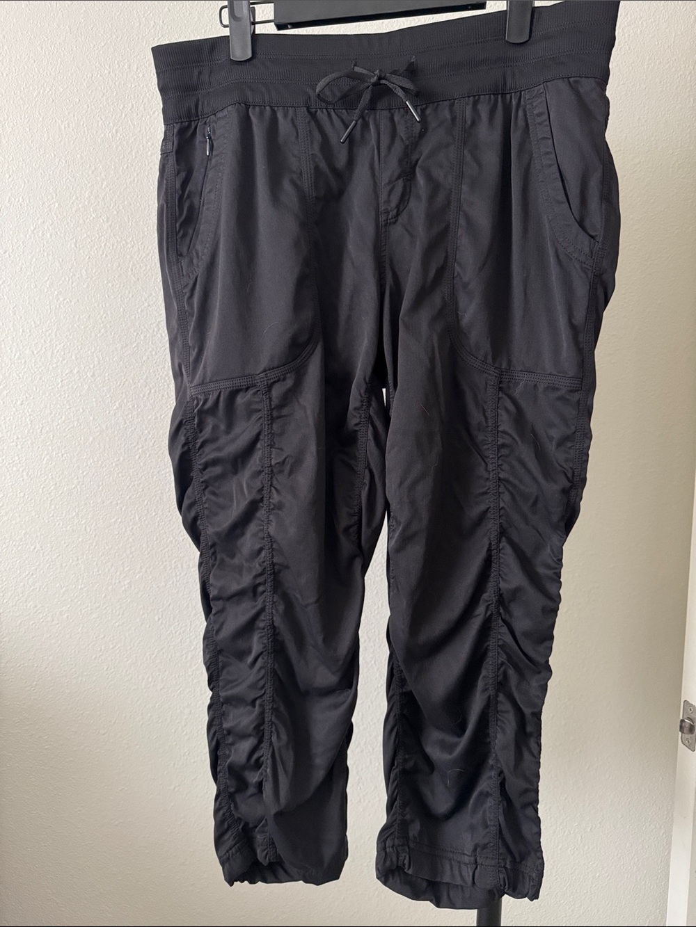 The North Face Black Drawstring Performance ruched pant LG